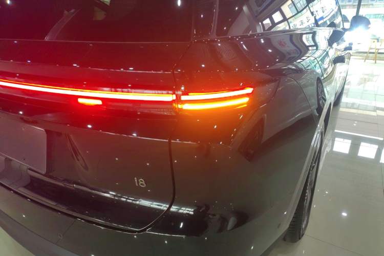 Used Li Auto i8 2025 Model Standard Version Right Rear Taillight