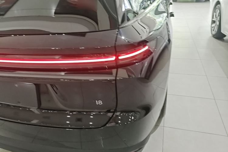 Used Li Auto i8 2025 Model Standard Version Right Rear Taillight