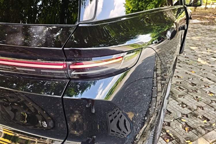 Used Li Auto i8 2025 Model Standard Version Right Rear Taillight