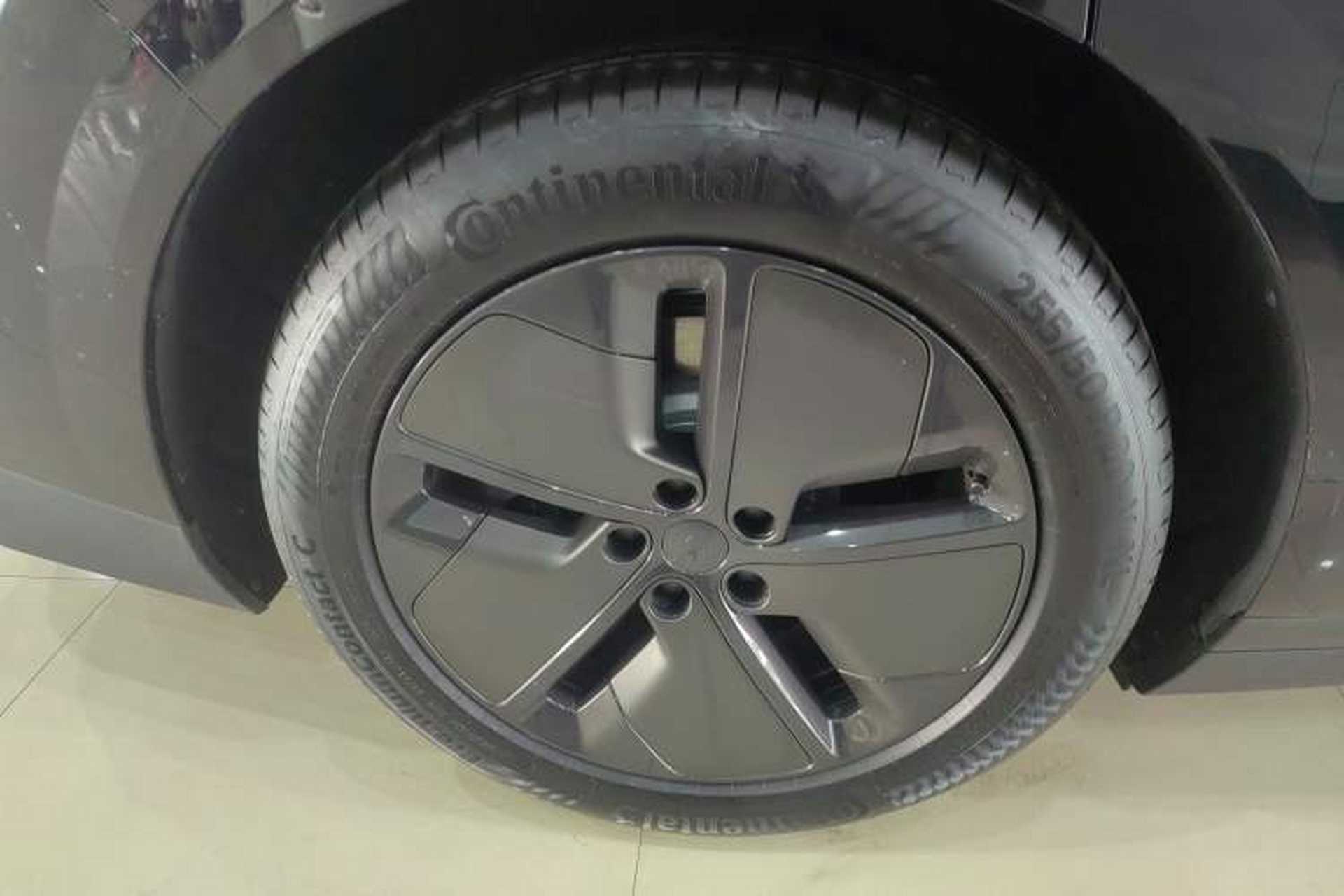 Used Li Auto i8 2025 Model Standard Version Right Rear Wheel Hub