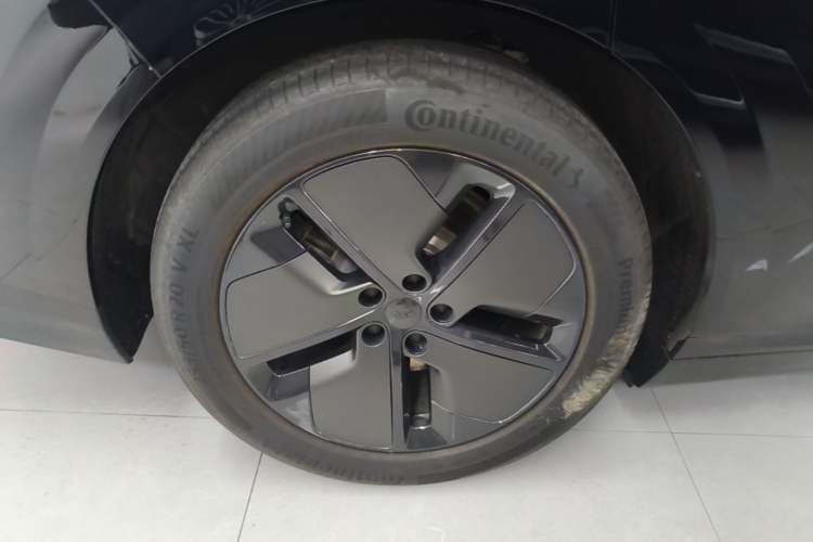 Used Li Auto i8 2025 Model Standard Version Right Rear Wheel Hub