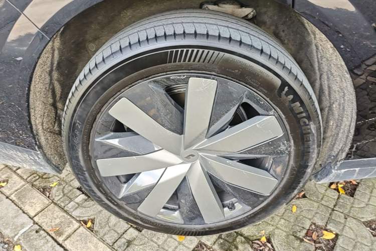 Used Li Auto i8 2025 Model Standard Version Right Rear Wheel Hub