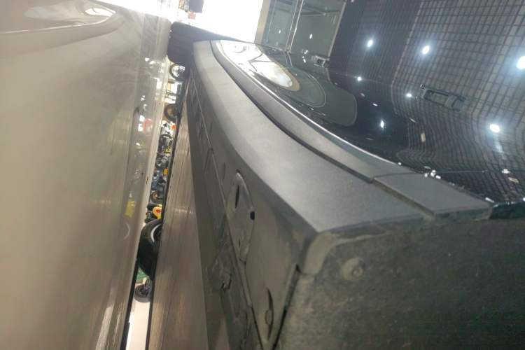 Used Li Auto i8 2025 Model Standard Version Right Side Sill