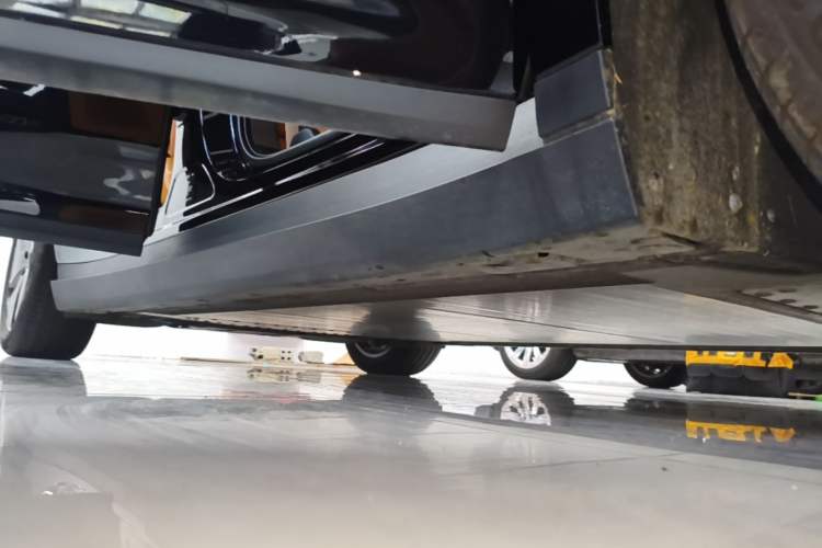 Used Li Auto i8 2025 Model Standard Version Right Side Sill