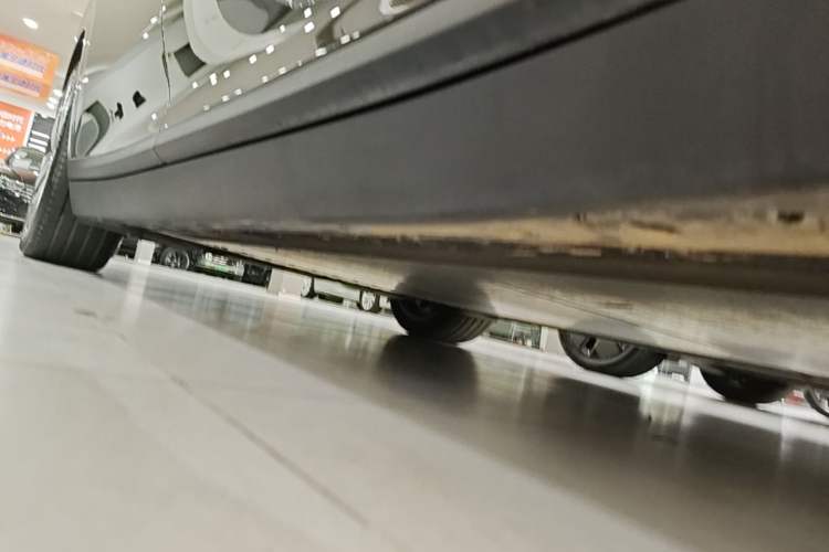 Used Li Auto i8 2025 Model Standard Version Right Side Sill