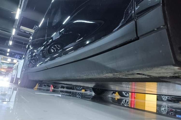 Used Li Auto i8 2025 Model Standard Version Right Side Sill