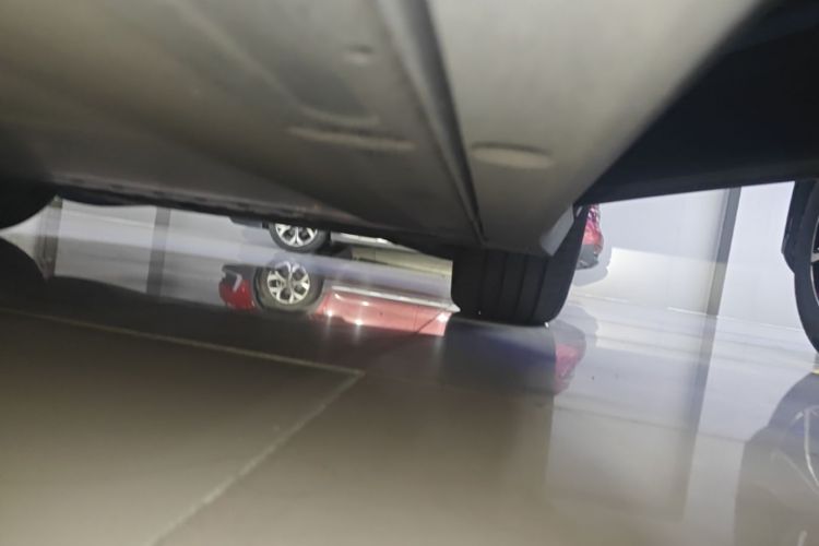 Used Li Auto i8 2025 Model Standard Version Right Side Sill