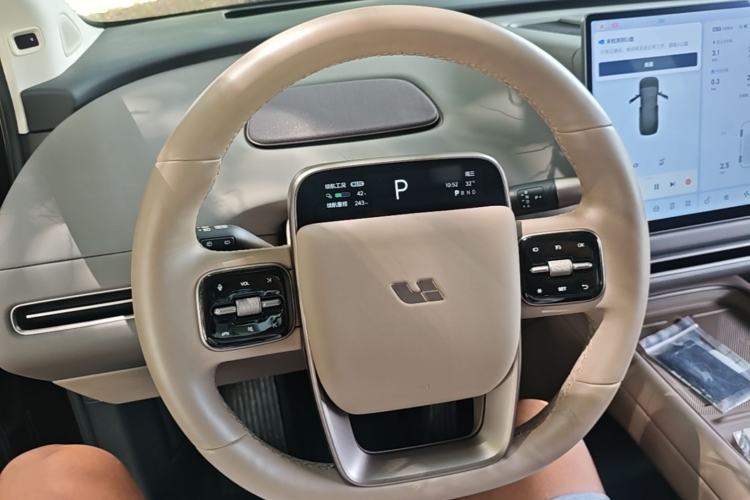 Used Li Auto i8 2025 Model Standard Version Steering Wheel
