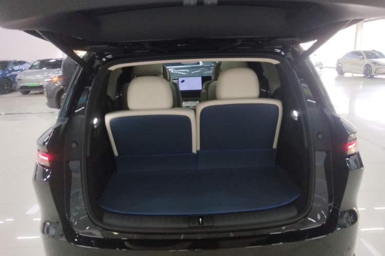 Used Li Auto i8 2025 Model Standard Version Trunk