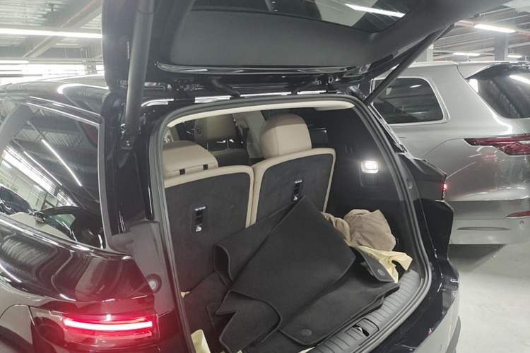 Used Li Auto i8 2025 Model Standard Version Trunk