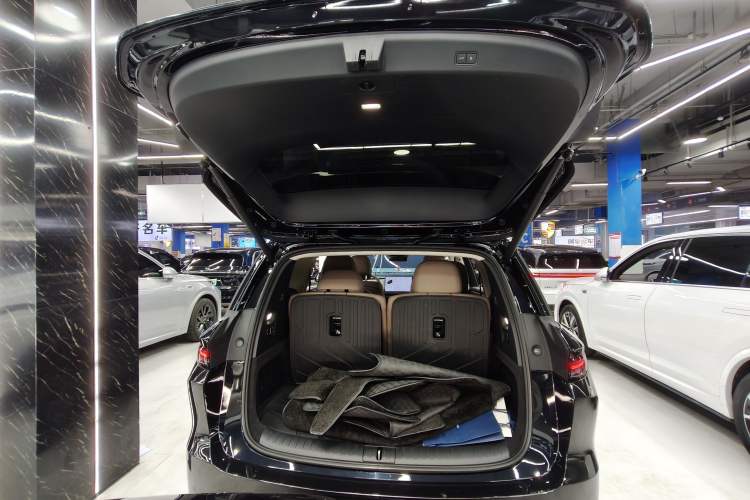 Used Li Auto i8 2025 Model Standard Version Trunk