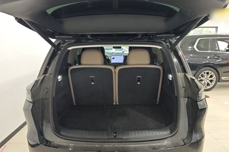 Used Li Auto i8 2025 Model Standard Version Trunk