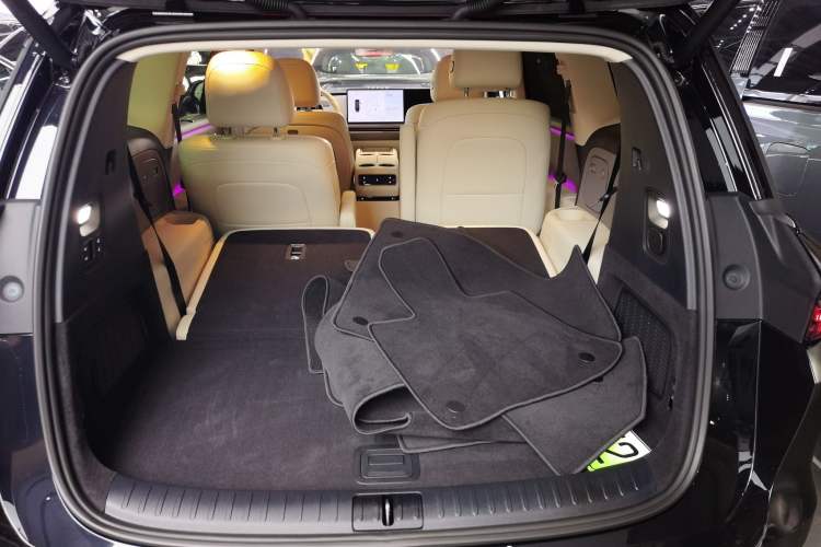 Used Li Auto i8 2025 Model Standard Version Trunk