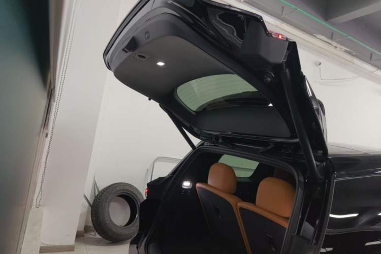 Used Li Auto i8 2025 Model Standard Version Trunk