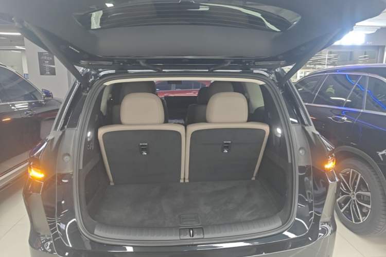 Used Li Auto i8 2025 Model Standard Version Trunk
