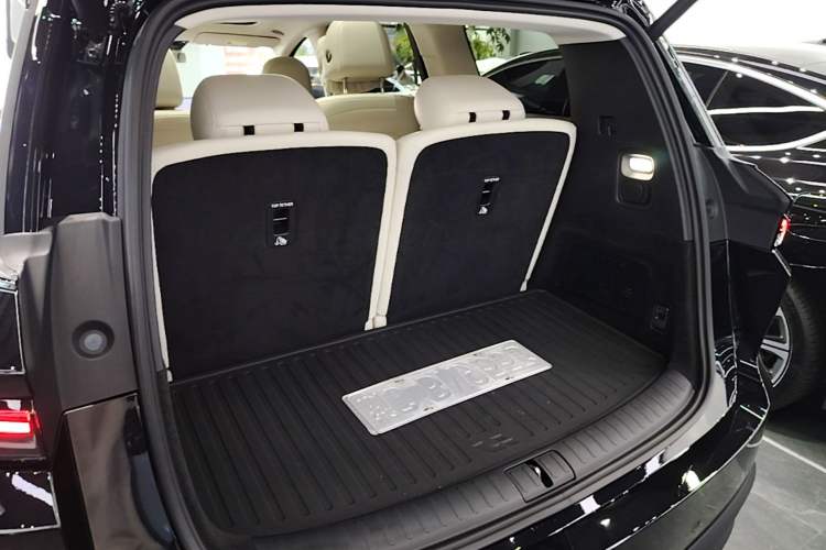 Used Li Auto i8 2025 Model Standard Version Trunk