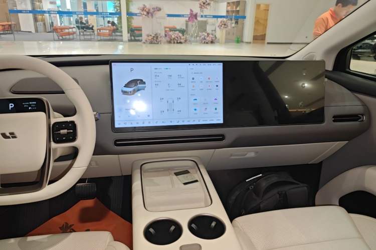 Used Li Auto i8 2025 Model Standard Version Audio And AC Panel