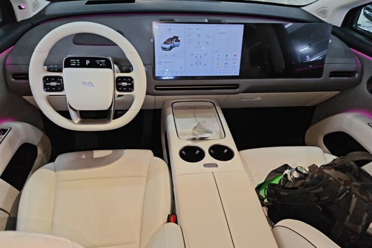 Used Li Auto i8 2025 Model Standard Version Center Console