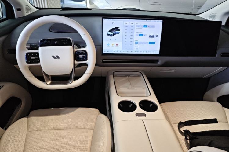 Used Li Auto i8 2025 Model Standard Version Center Console