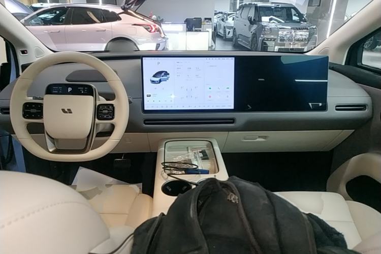 Used Li Auto i8 2025 Model Standard Version Center Console