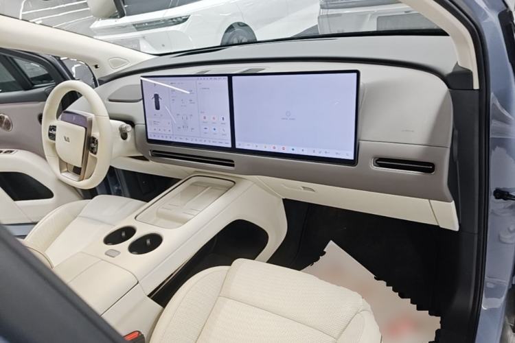 Used Li Auto i8 2025 Model Standard Version Center Console