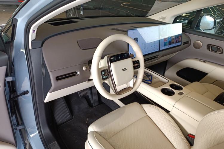 Used Li Auto i8 2025 Model Standard Version Center Console