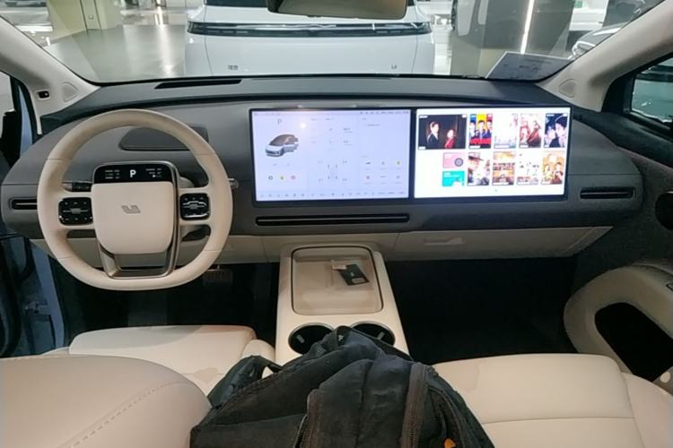 Used Li Auto i8 2025 Model Standard Version Center Console