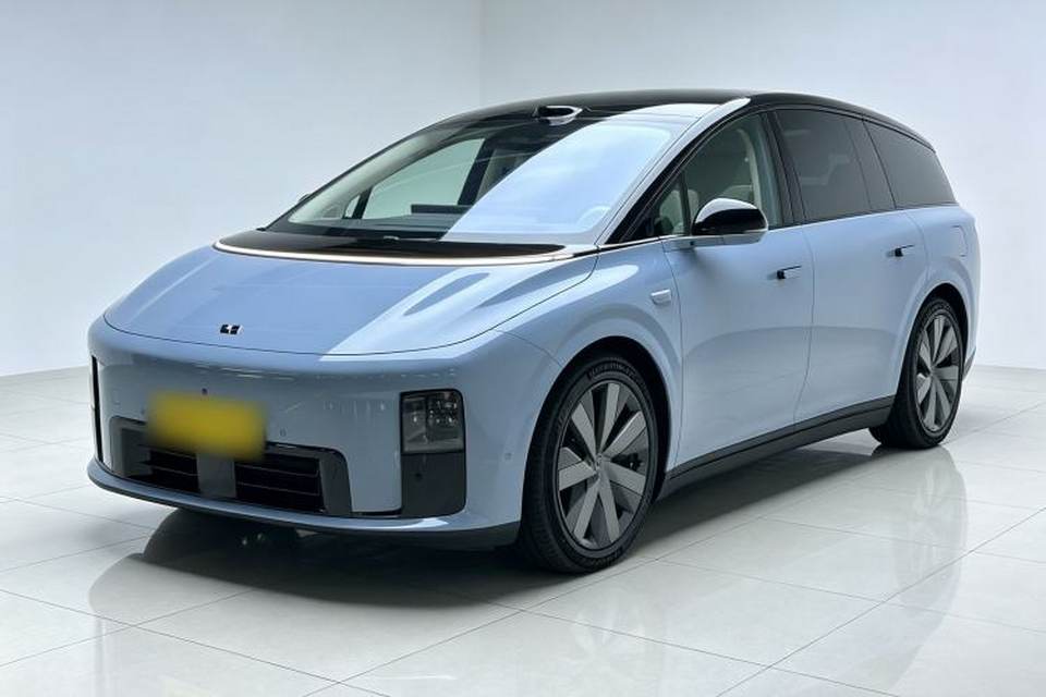 Li Auto Li Auto i8 2025