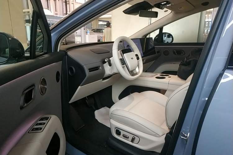 Used Li Auto i8 2025 Model Standard Version Driver Seat