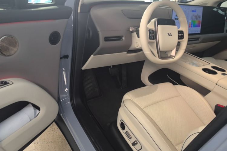Used Li Auto i8 2025 Model Standard Version Driver Seat