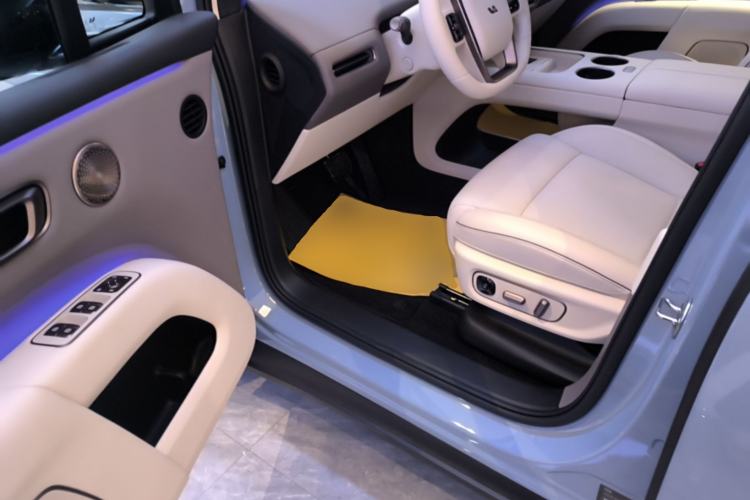Used Li Auto i8 2025 Model Standard Version Driver Seat