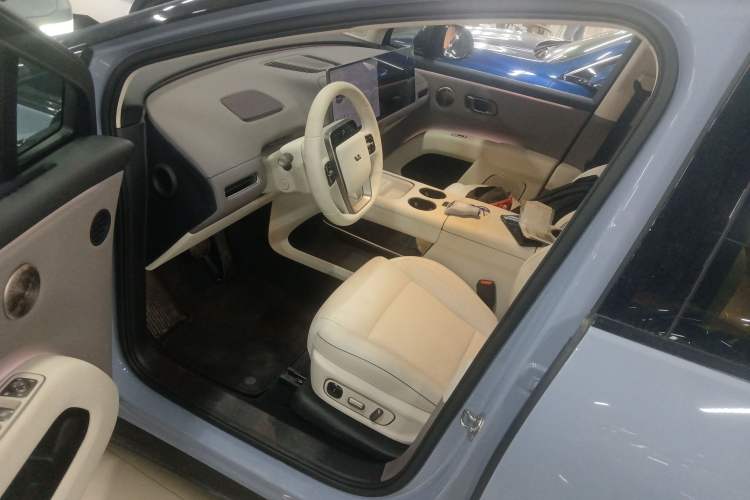 Used Li Auto i8 2025 Model Standard Version Driver Seat