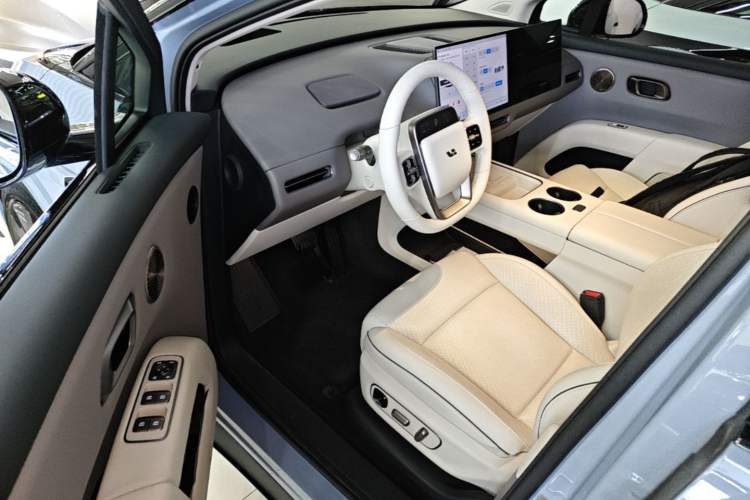 Used Li Auto i8 2025 Model Standard Version Driver Seat