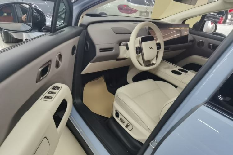 Used Li Auto i8 2025 Model Standard Version Driver Seat