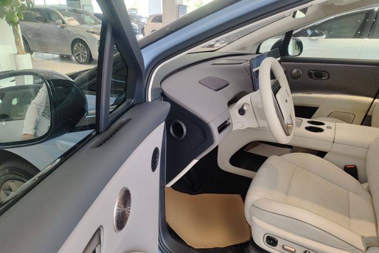 Used Li Auto i8 2025 Model Standard Version Driver Seat