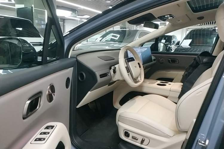 Used Li Auto i8 2025 Model Standard Version Driver Seat