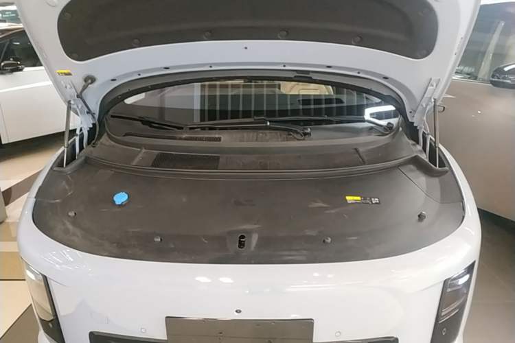 Used Li Auto i8 2025 Model Standard Version Engine Bay