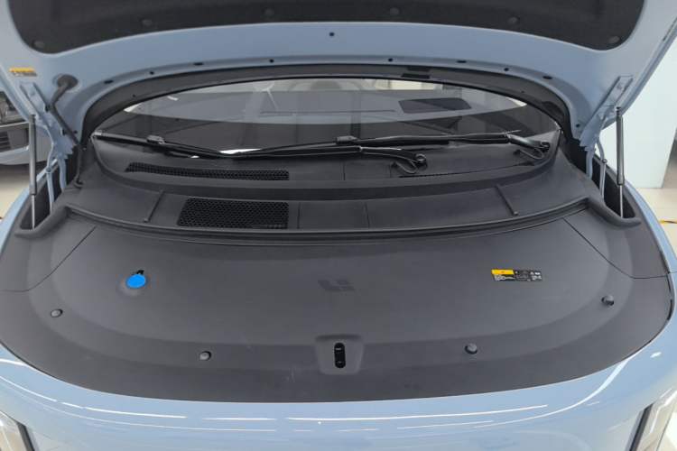 Used Li Auto i8 2025 Model Standard Version Engine Bay