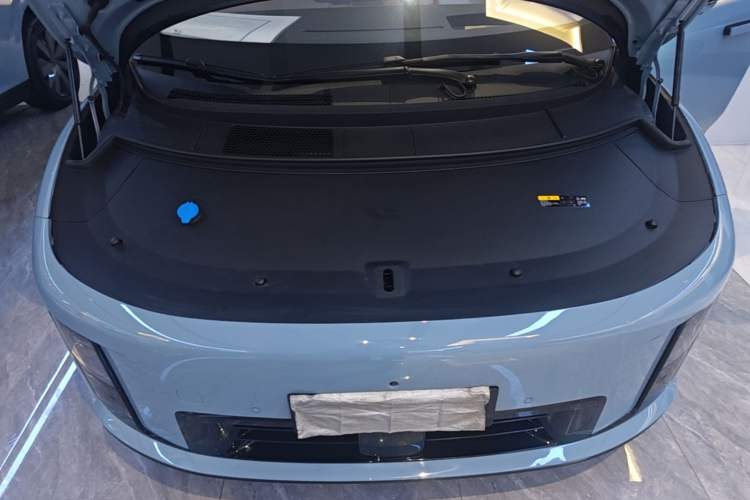 Used Li Auto i8 2025 Model Standard Version Engine Bay