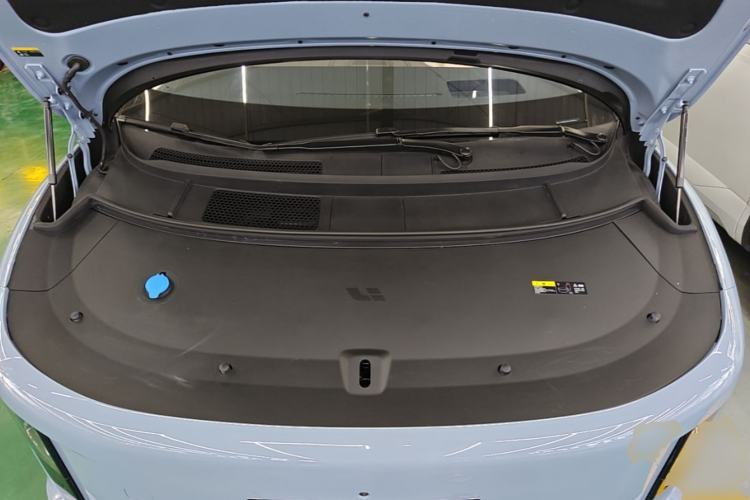 Used Li Auto i8 2025 Model Standard Version Engine Bay