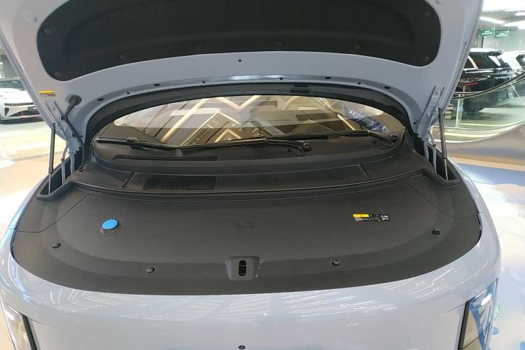 Used Li Auto i8 2025 Model Standard Version Engine Bay
