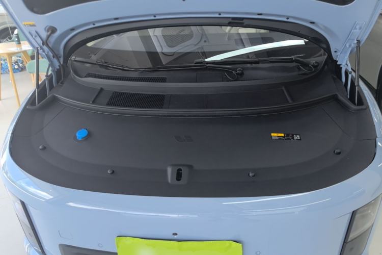 Used Li Auto i8 2025 Model Standard Version Engine Bay