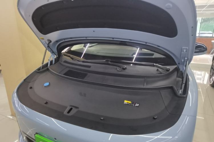 Used Li Auto i8 2025 Model Standard Version Engine Bay