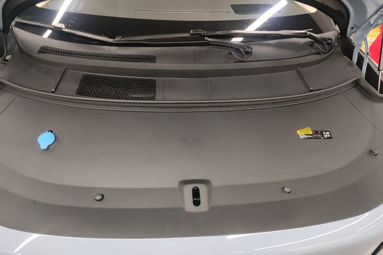 Used Li Auto i8 2025 Model Standard Version Engine Bay