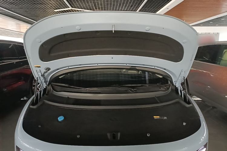 Used Li Auto i8 2025 Model Standard Version Engine Bay