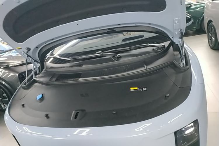Used Li Auto i8 2025 Model Standard Version Engine Bay
