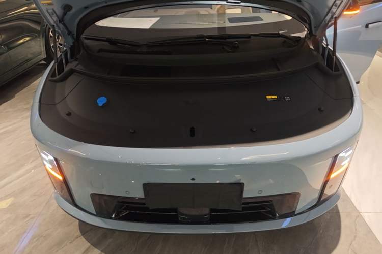 Used Li Auto i8 2025 Model Standard Version Engine Bay