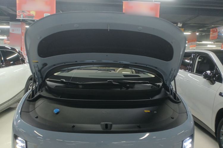 Used Li Auto i8 2025 Model Standard Version Engine Bay