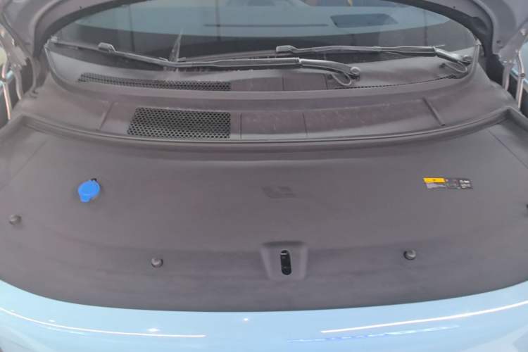 Used Li Auto i8 2025 Model Standard Version Engine Bay