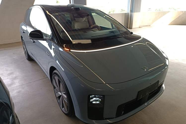 Used Li Auto i8 2025 Model Standard Version Exterior 1